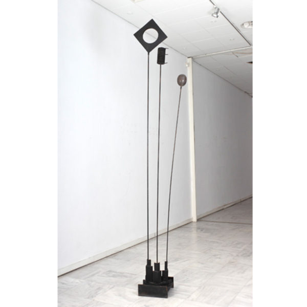 Εικονίδιο του έργου Τάκις, Σινιάλα, 1974. Πατήστε για να ακούσετε την ακουστική περιγραφή του έργου και πληροφορίες για τον καλλιτέχνη.