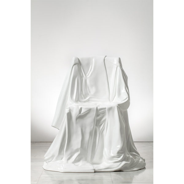 Εικονίδιο του έργου Μαρίνα Καρέλλα, Μοναχική Καρέκλα, 1975. Πατήστε για να ακούσετε την ακουστική περιγραφή του έργου και πληροφορίες για τον καλλιτέχνη.